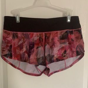 multicoloured lululemon speed up shorts 2.5”